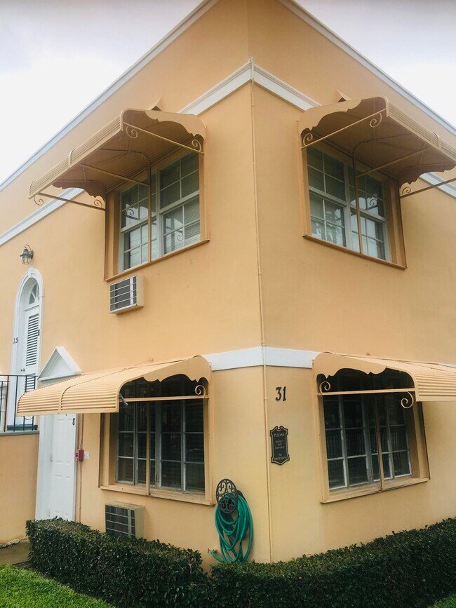 Building Photo - 31 S Golfview Rd