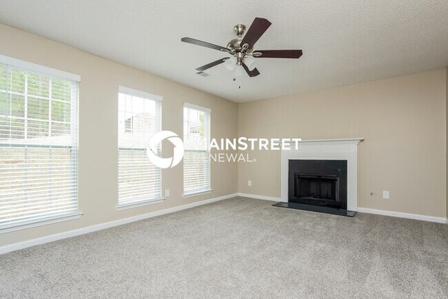 Foto del edificio - 5 Bedroom Pet-Friendly Home in Fairburn, GA with Main Street Renewal