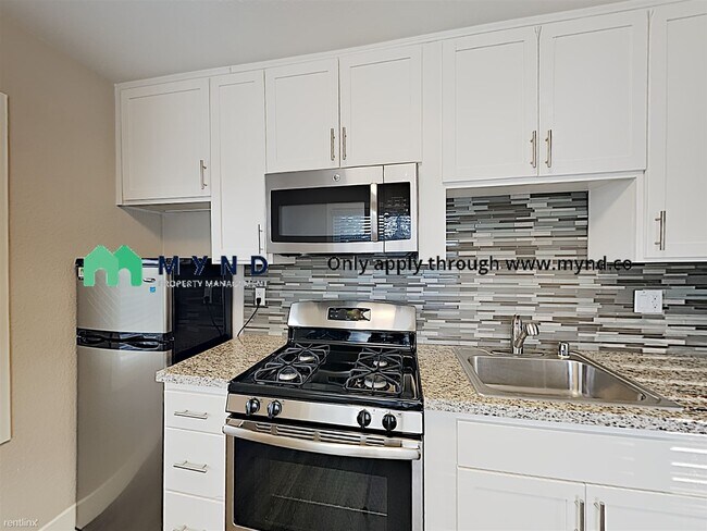 Building Photo - Studio, 1 bath  - 1626 27th St Apt 8 Apt 8