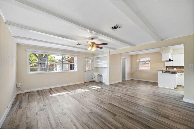 Foto del edificio - 1115 Cottage Oak Ln