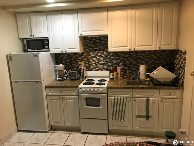 Foto del edificio - 243 E 81st St