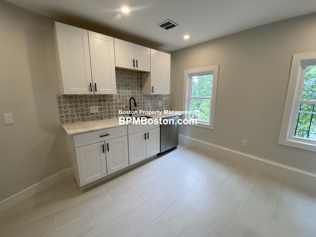 Foto del edificio - 106 Glenway St