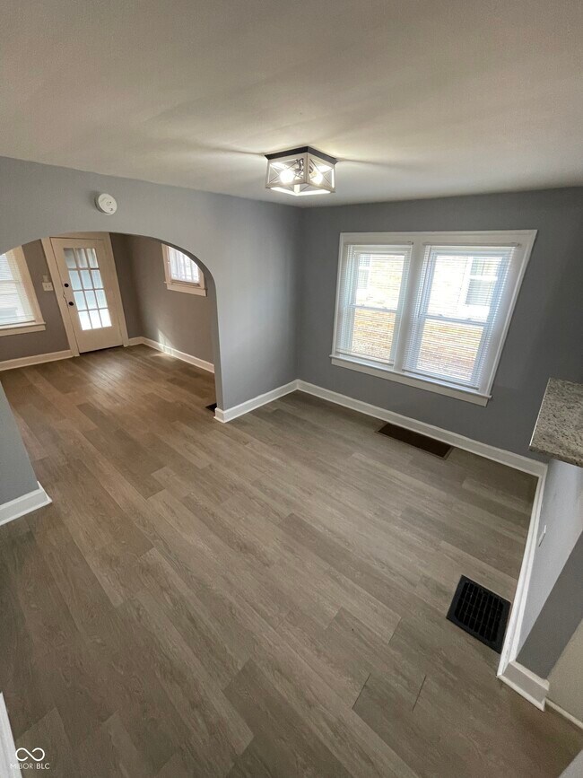 Foto del edificio - 833 N Emerson Ave