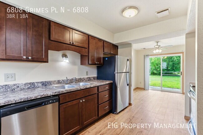 Foto del edificio - 6808 Grimes Pl N