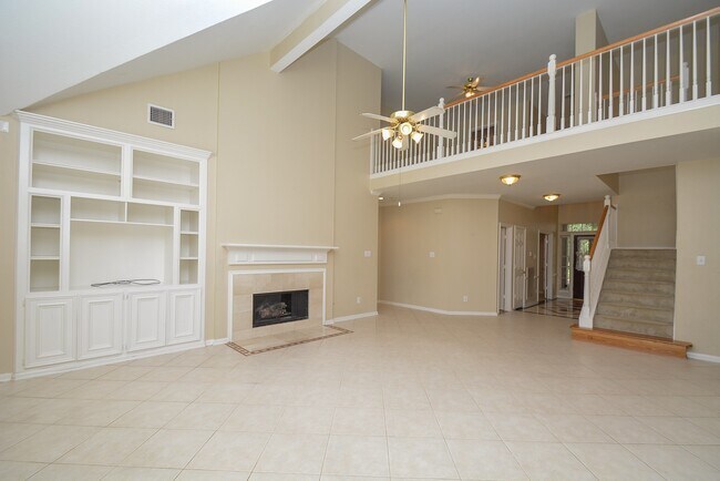 Building Photo - 17415 Fountainview Cir
