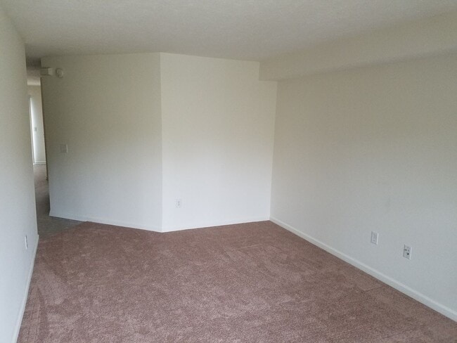 Building Photo - Lovely Home!! Ready to move in