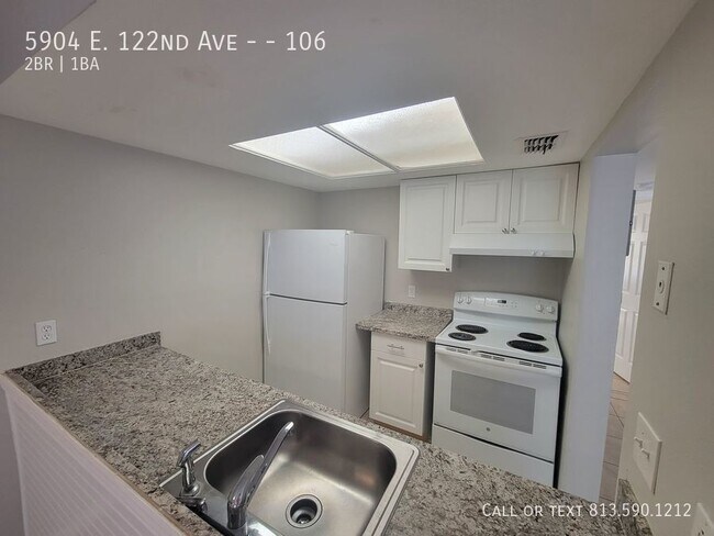 Building Photo - Renovated Condo