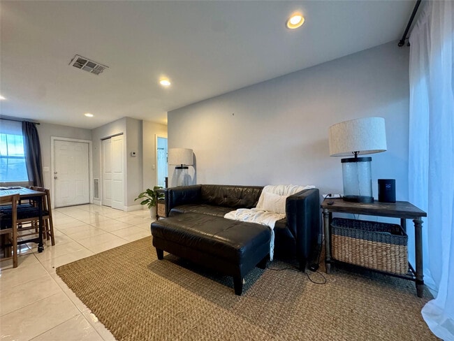 Foto del edificio - 2801 NE 33rd Ct