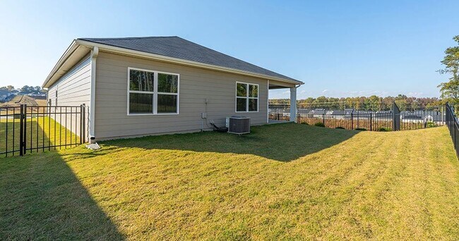 Foto del edificio - Poplar Village