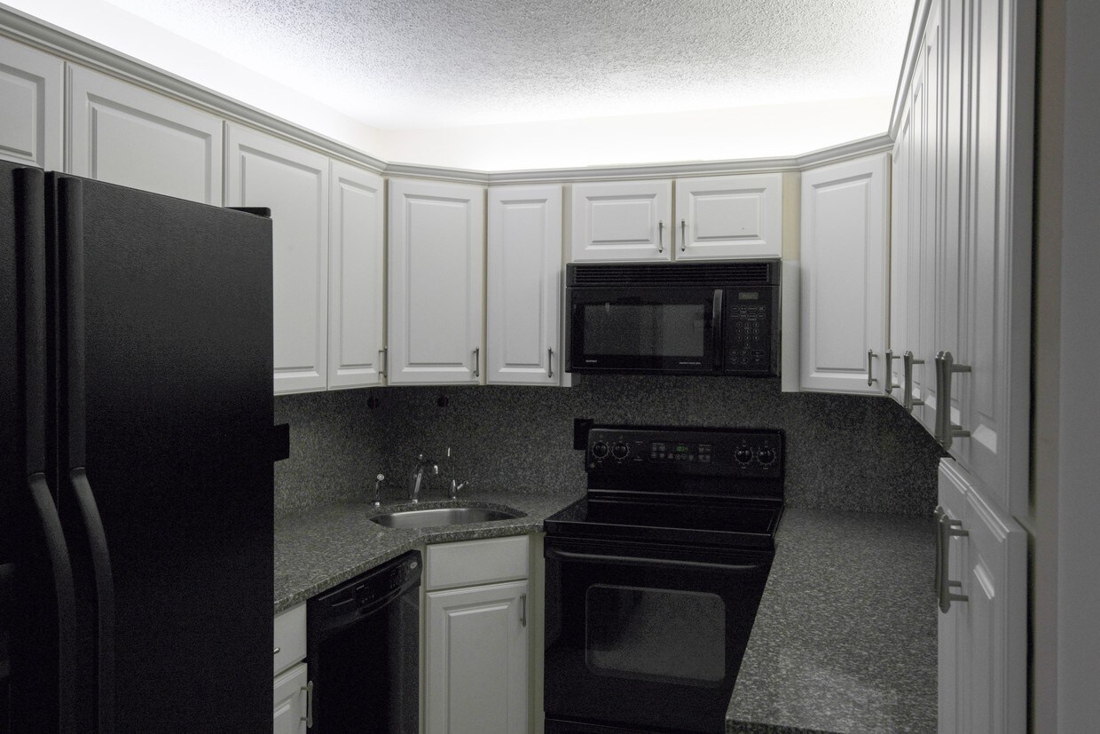 Updated kitchen with copious storage cabinets - 1935 SW Silver Pine Way