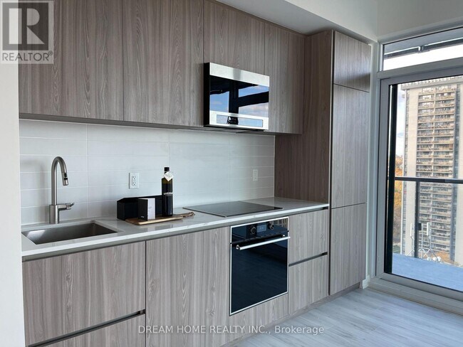 Photo du bâtiment - 120 Broadway Ave