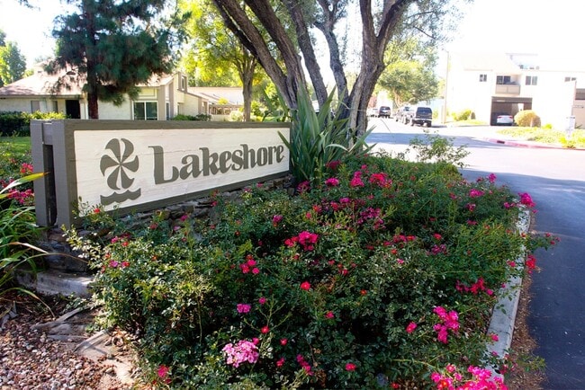 Foto del edificio - 24518 Nicklaus Dr