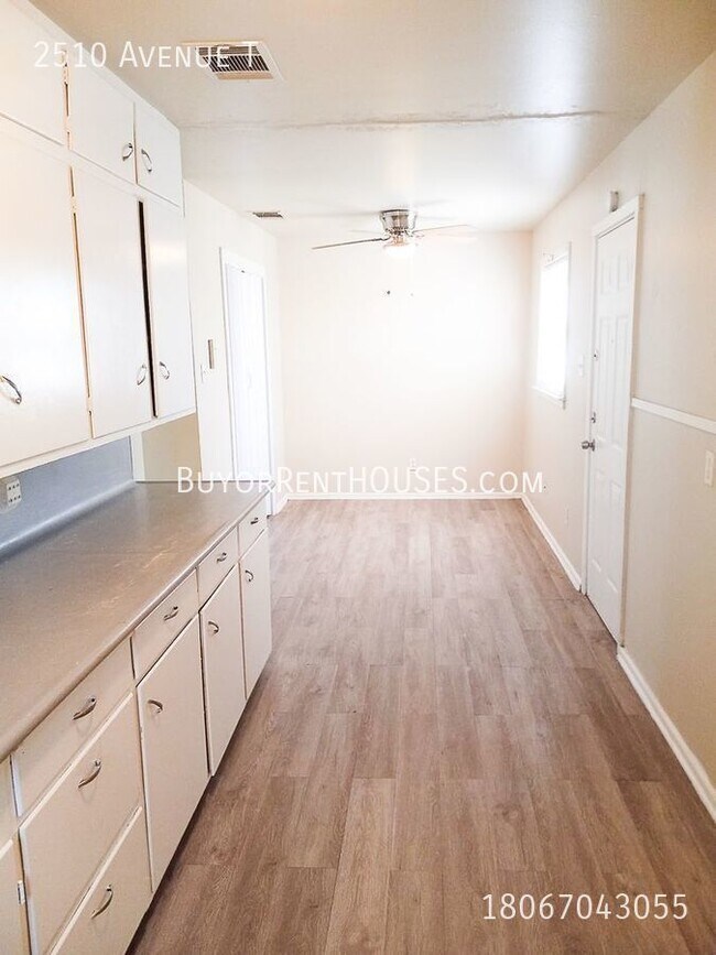 Foto del edificio - 50% deposit now and 50% later (SECTION 8 E...