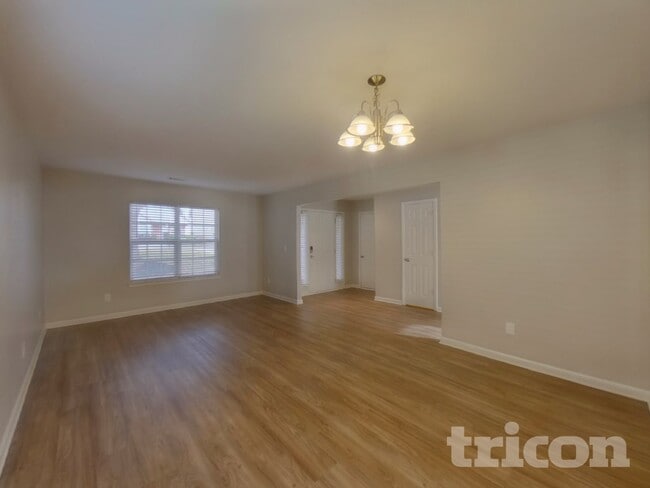 Building Photo - 1467 Eschol Ln NW