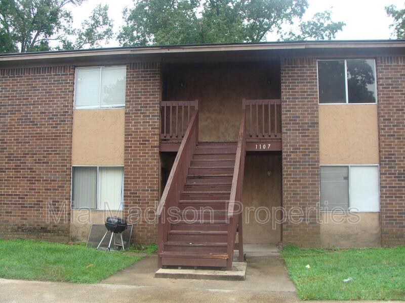 Primary Photo - 1107 E 57th St