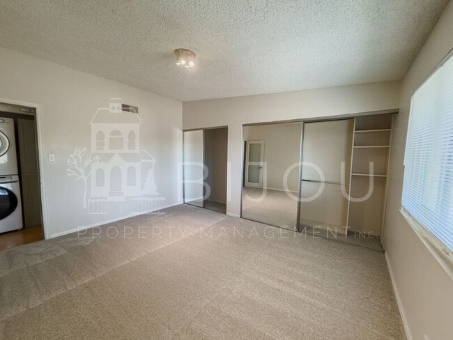 Building Photo - 1022 Fontmore Rd