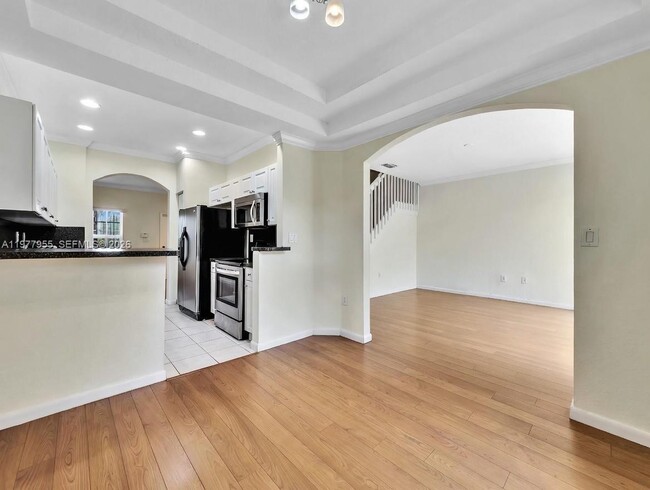 Building Photo - 858 NW 170th Terrace