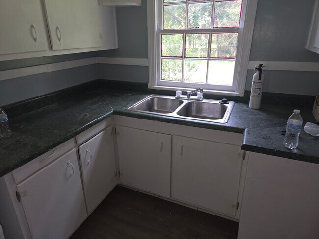 Foto del edificio - 422 Cooper Rd