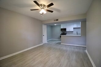 Building Photo - 5929 Queensloch Dr