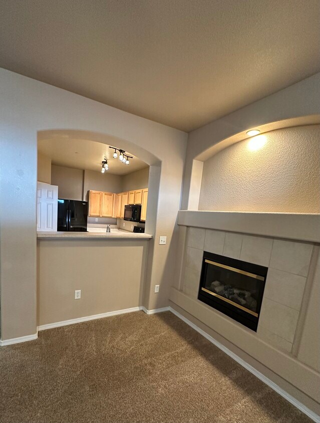 Foto principal - 12711 Colorado Blvd