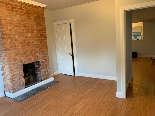 Foto del edificio - 2372 Harper Ave