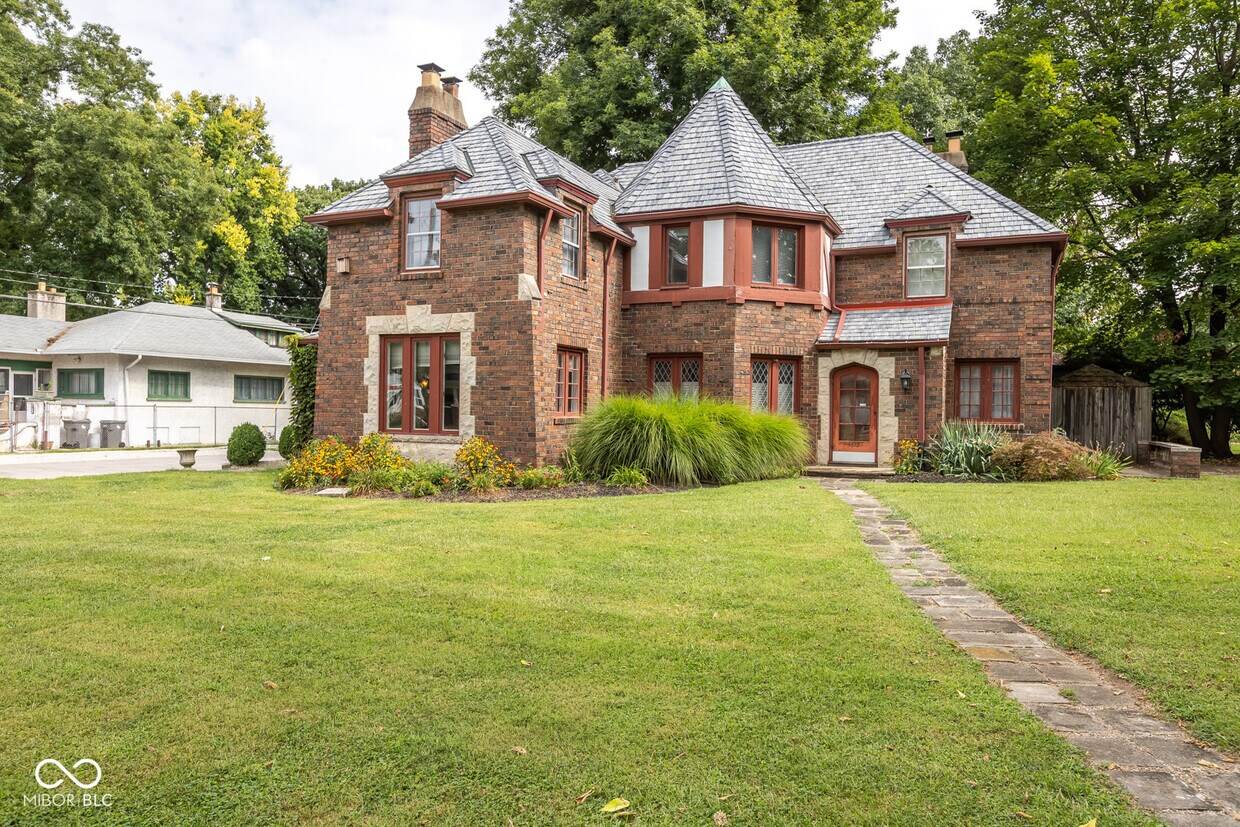 Foto principal - 3605 Hemlock Ave