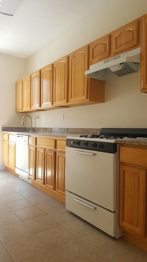 Foto del edificio - 696 Grand St