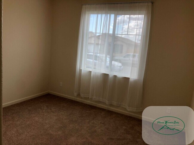 Foto del edificio - 4 br, 3 bath House - 4432 Lindsey Lane