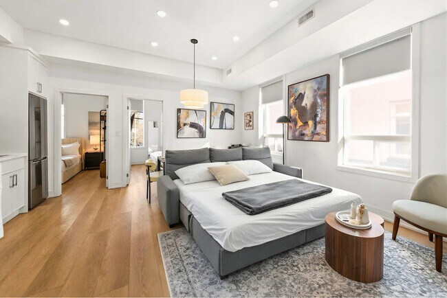 Building Photo - 168 McCaul St