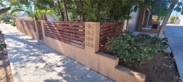 Foto del edificio - 162 W Robinson Ave