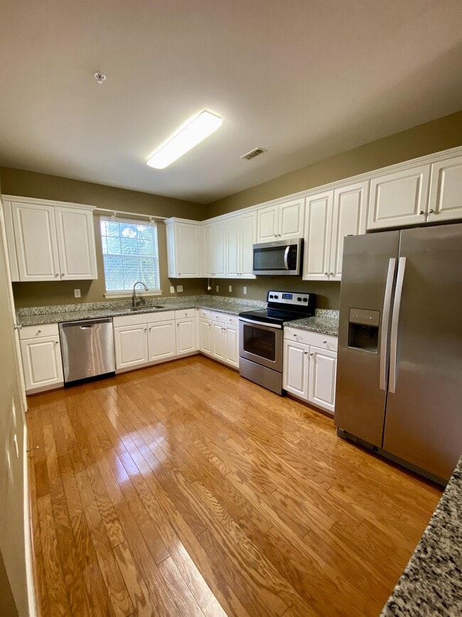 Building Photo - 4492 Great Oak Dr