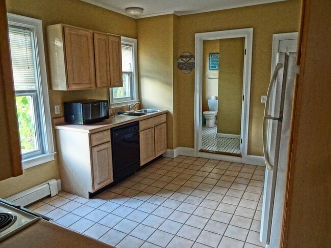 Building Photo - 46 William St