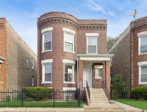 Building Photo - 1754 E 73rd St