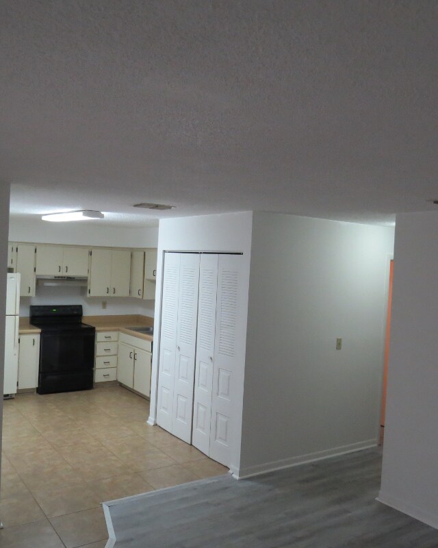 Foto del edificio - 8419 N Manhattan Ave