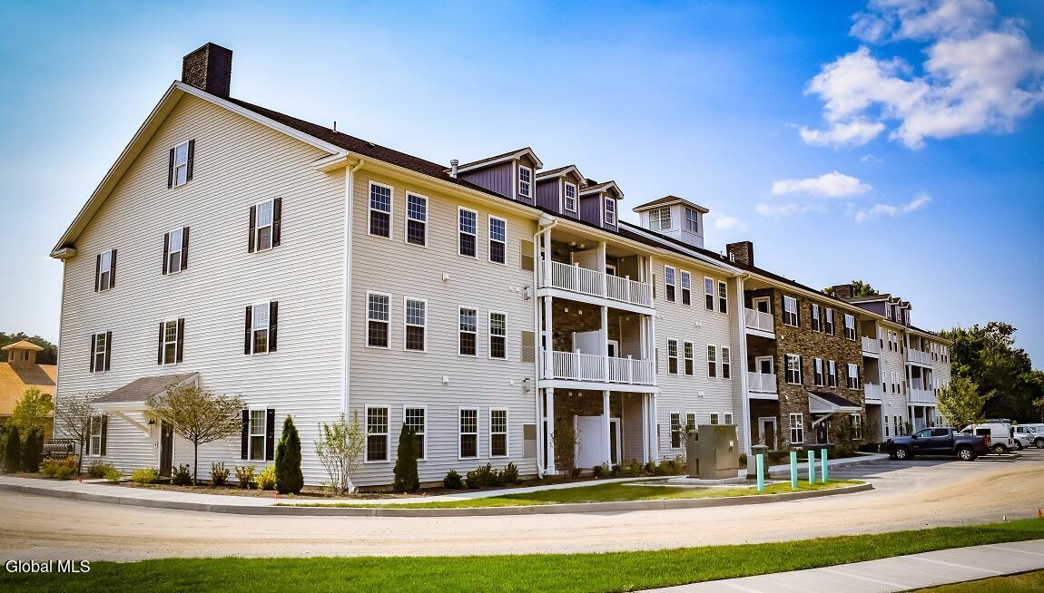 Primary Photo - 25 Hastings Dr