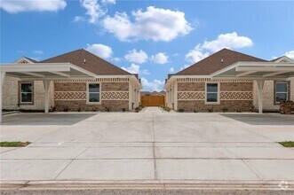Building Photo - 3307 Aurora Ln