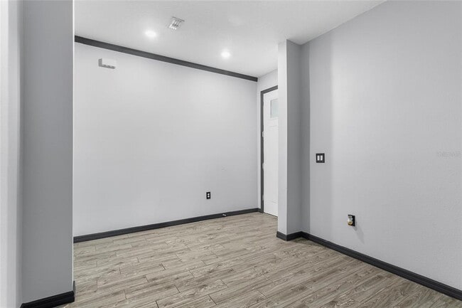 Building Photo - 15211 Willow Arbor Cir
