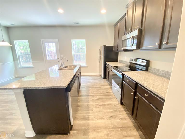 Foto principal - 6132 Oakley Rd