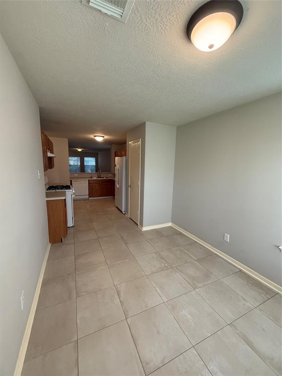 Foto del edificio - 5010 Woodland Meadows Ln