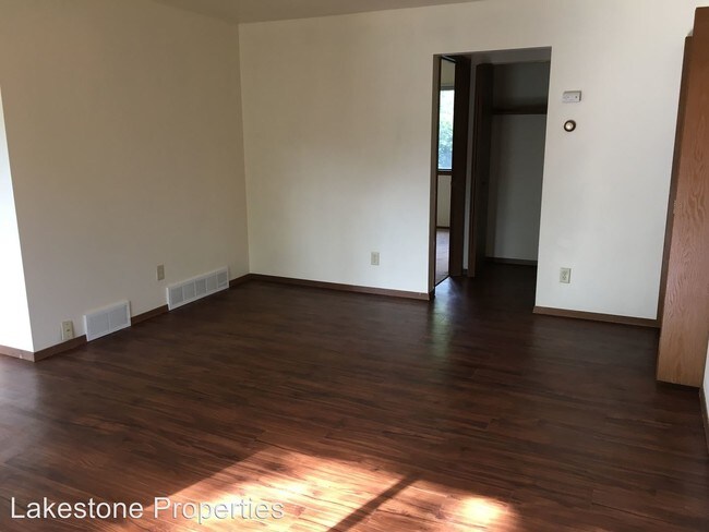 Building Photo - 2609 Smithfield Dr