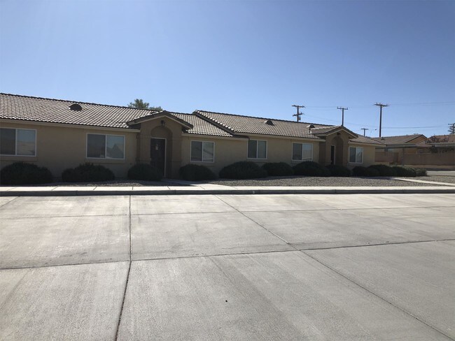 Foto del edificio - 6061 Bagley Ave