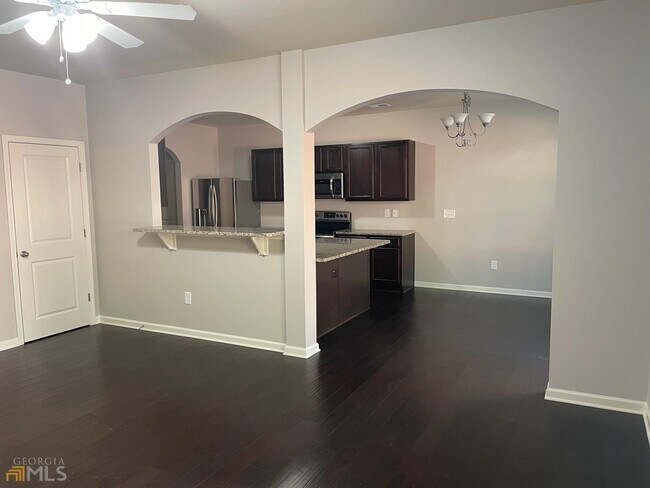 Building Photo - 28 Southwind Cir