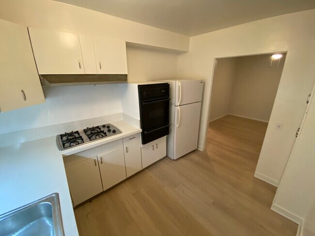 Foto del edificio - 1829 N Fuller Ave