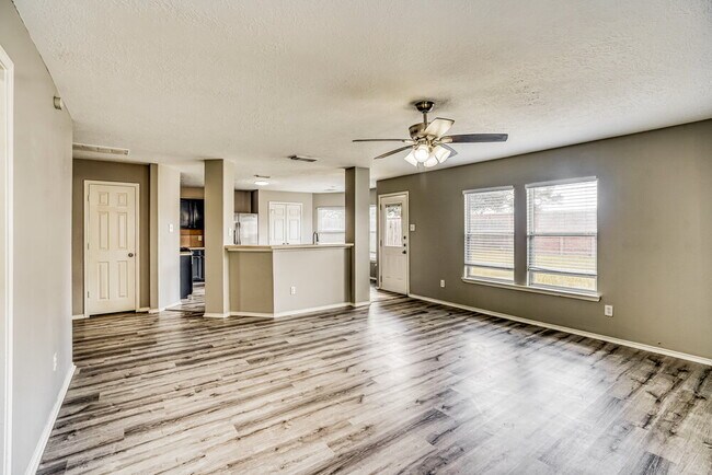 Building Photo - 7318 Cypress Pr Dr