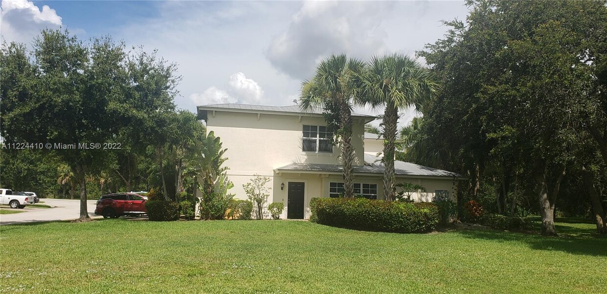 Primary Photo - 2700 Creekside Dr