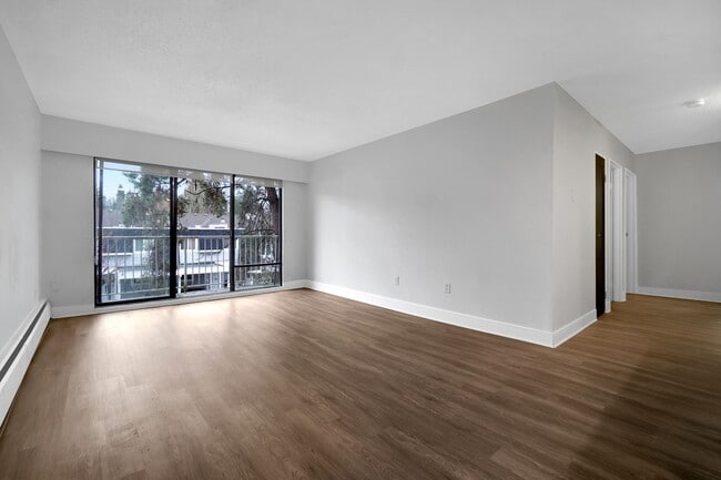 Building Photo - 535 & 555 Shaw Avenue