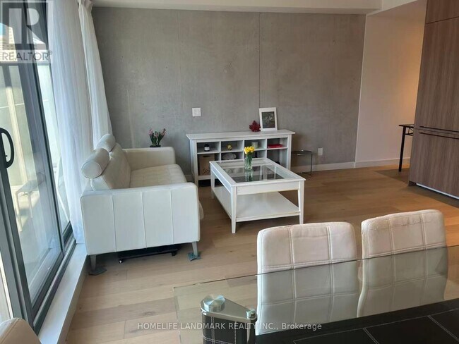 Building Photo - 81 Wellesley St E