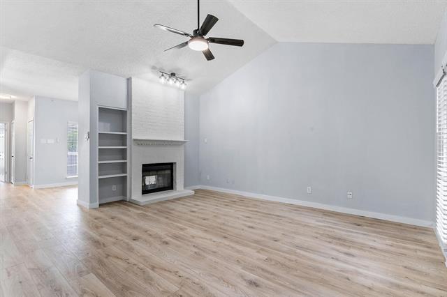Foto del edificio - 12660 Hillcrest Rd