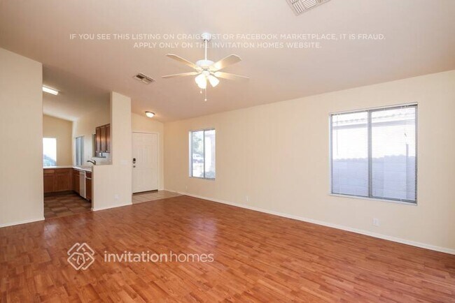 Foto del edificio - 10630 E Emerald Ave