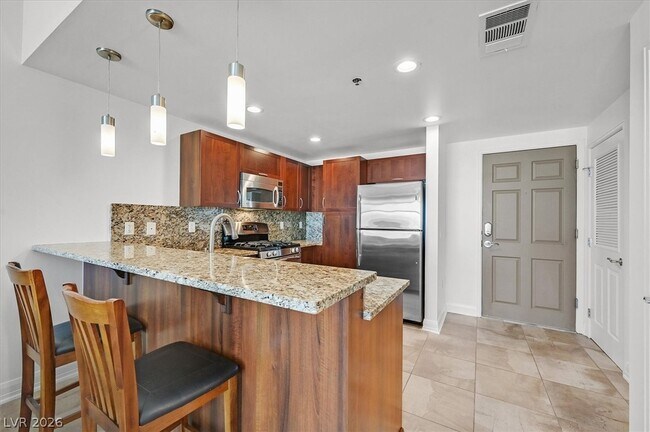 Building Photo - 150 S Las Vegas Blvd